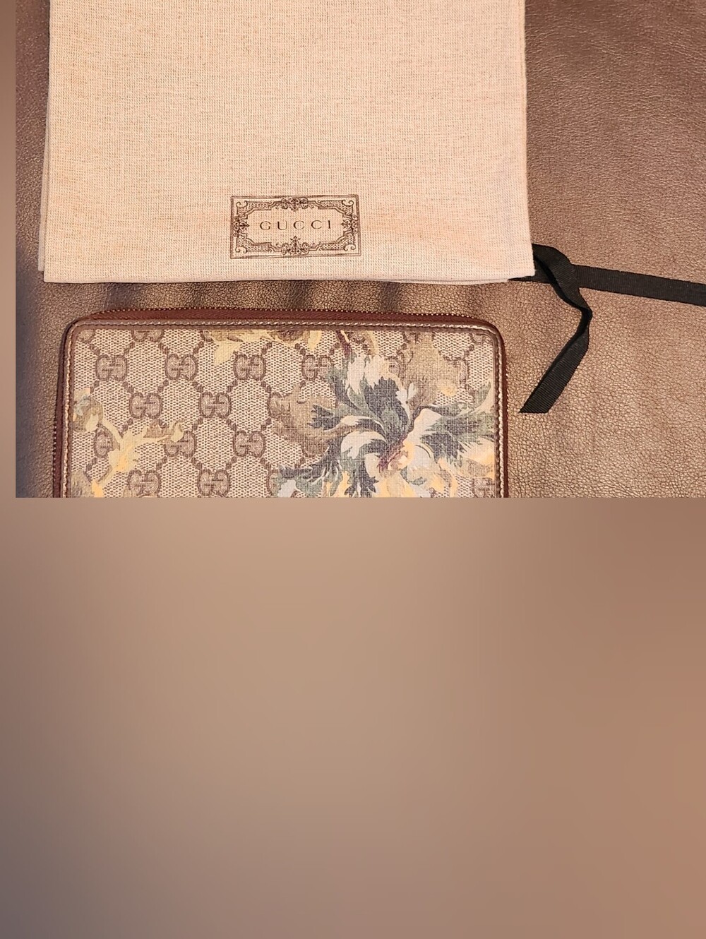Gucci Floral GG Supreme Zip Wallet in Beige and Pastel Accents With Dust Bag - Picture 2 of 9
